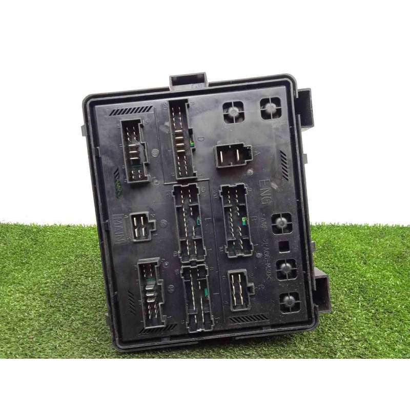 Recambio de caja reles / fusibles para ssangyong rodius 2.7 turbodiesel cat referencia OEM IAM AK7022  