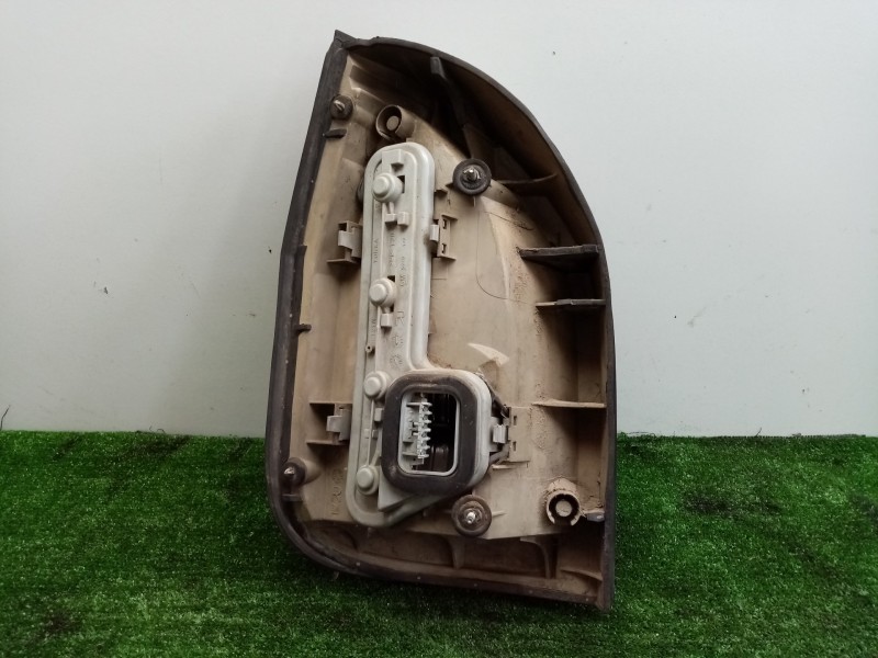 Recambio de piloto trasero derecho para opel zafira a 2.0 dti referencia OEM IAM  99-05 BLANCO