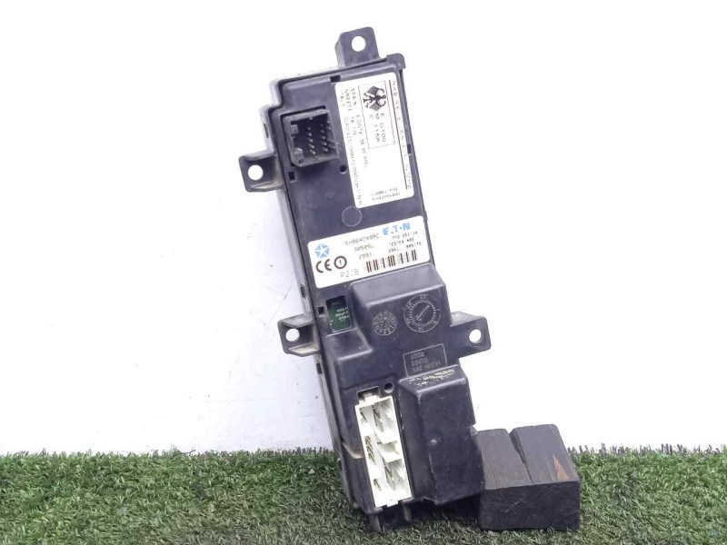 Recambio de mando elevalunas delantero derecho para chrysler jeep gr.cherokee (wj/wg) 2.7 crd cat referencia OEM IAM 5HB64DX9AC-