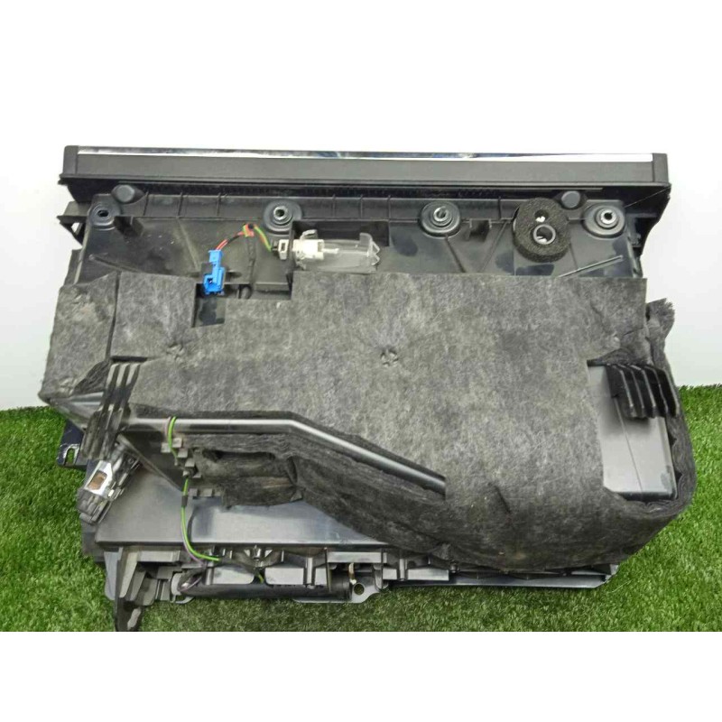 Recambio de guantera para mercedes-benz clase c (w204) berlina 2.2 cdi cat referencia OEM IAM A2046800091  