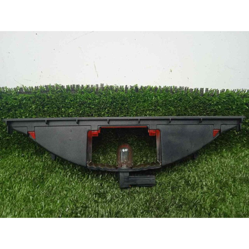 Recambio de luz central de freno para dacia sandero 0.9 tce cat referencia OEM IAM 265907079R  