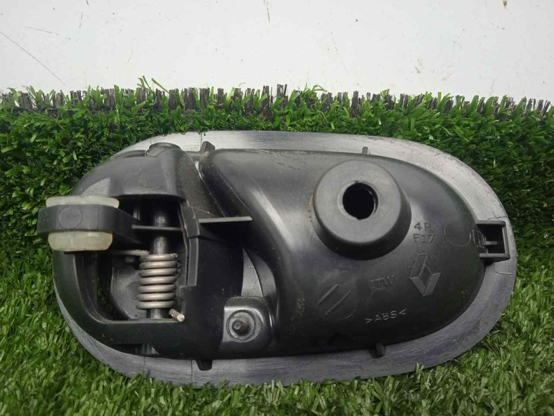 Recambio de maneta interior delantera derecha para dacia sandero 0.9 tce cat referencia OEM IAM 826721919R  
