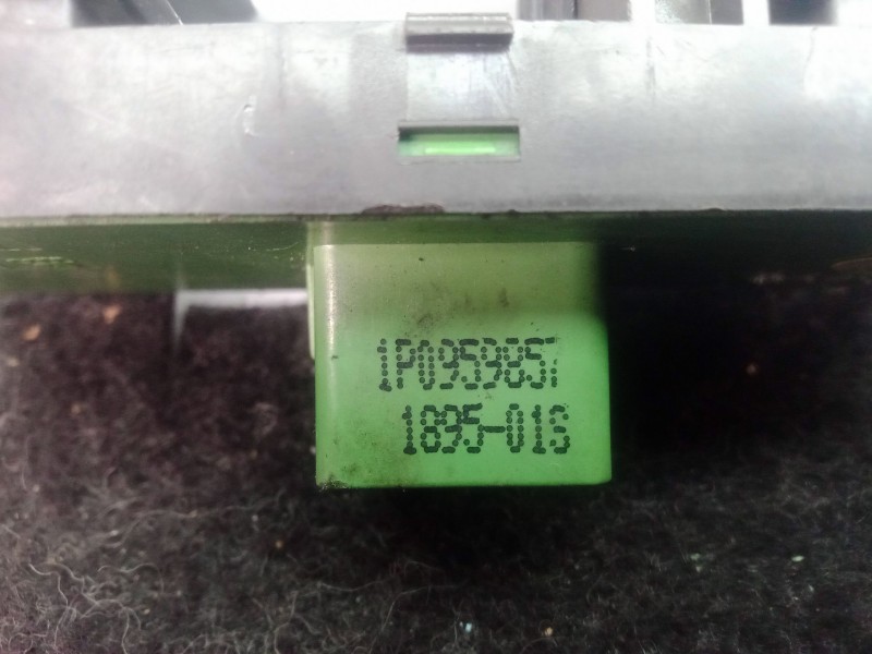 Recambio de mando elevalunas delantero izquierdo para seat leon (1p1) 2.0 tdi referencia OEM IAM 1P0959857  