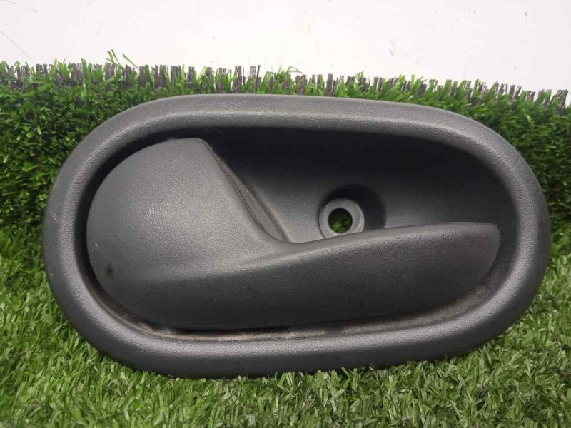 Recambio de maneta interior trasera izquierda para dacia sandero 0.9 tce cat referencia OEM IAM 806717698R  