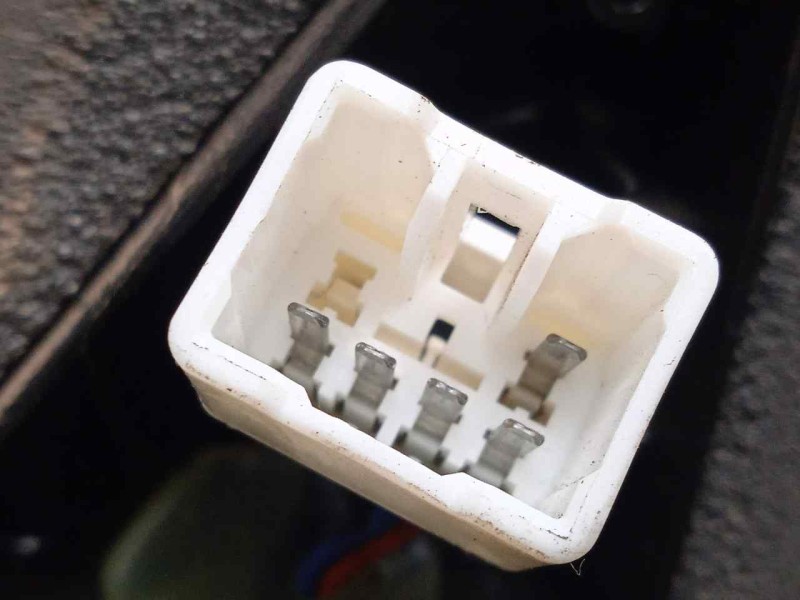 Recambio de retrovisor derecho para chevrolet kalos 1.4 cat referencia OEM IAM SINREFERENCIA ELECTRICO - 5.PINES NEGRO