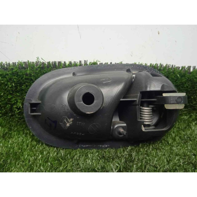 Recambio de maneta interior trasera izquierda para dacia sandero 0.9 tce cat referencia OEM IAM 806717698R  