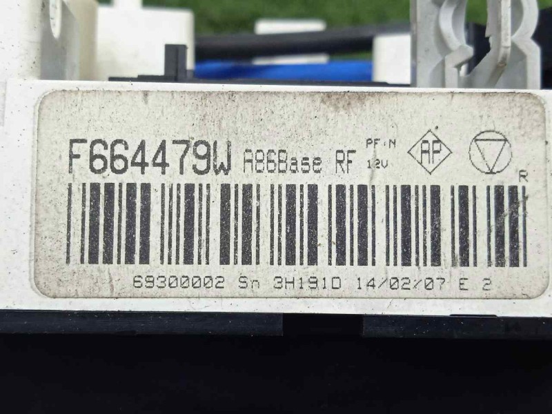Recambio de mando calefaccion / aire acondicionado para citroën c2 1.1 referencia OEM IAM F664479W 11.PINES 