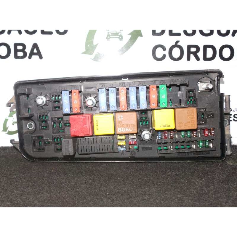 Recambio de caja reles / fusibles para opel vectra c berlina 2.0 dti referencia OEM IAM 13144709-519066005  