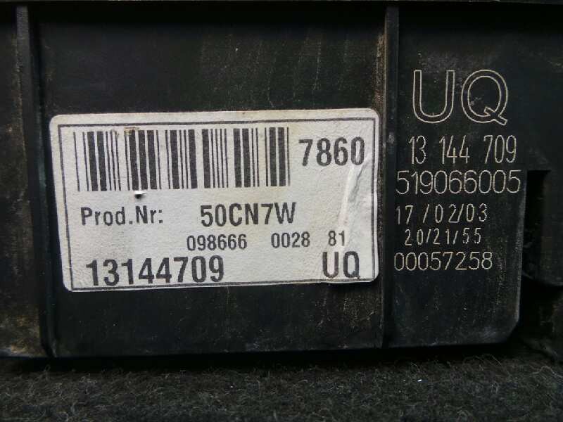 Recambio de caja reles / fusibles para opel vectra c berlina 2.0 dti referencia OEM IAM 13144709-519066005  