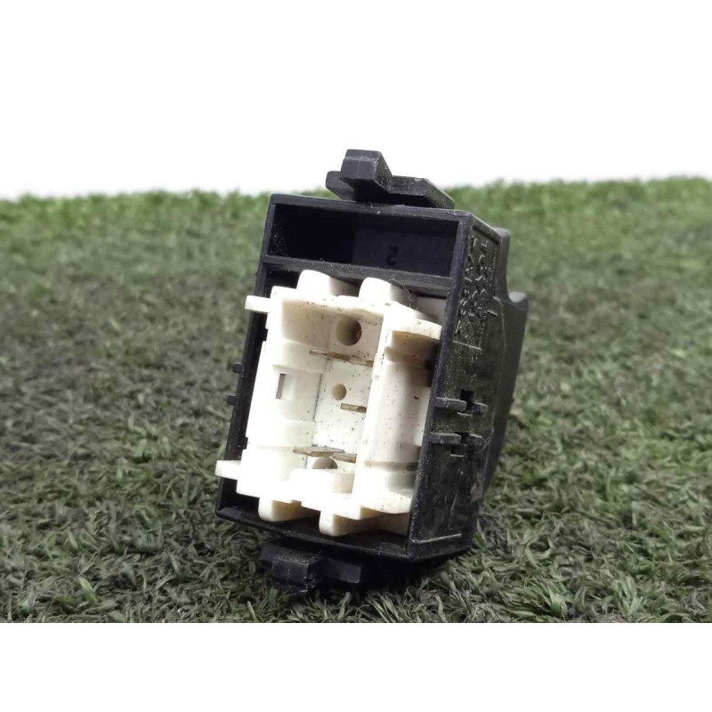 Recambio de mando elevalunas delantero derecho para toyota avensis berlina (t 22) 1.6 16v referencia OEM IAM   