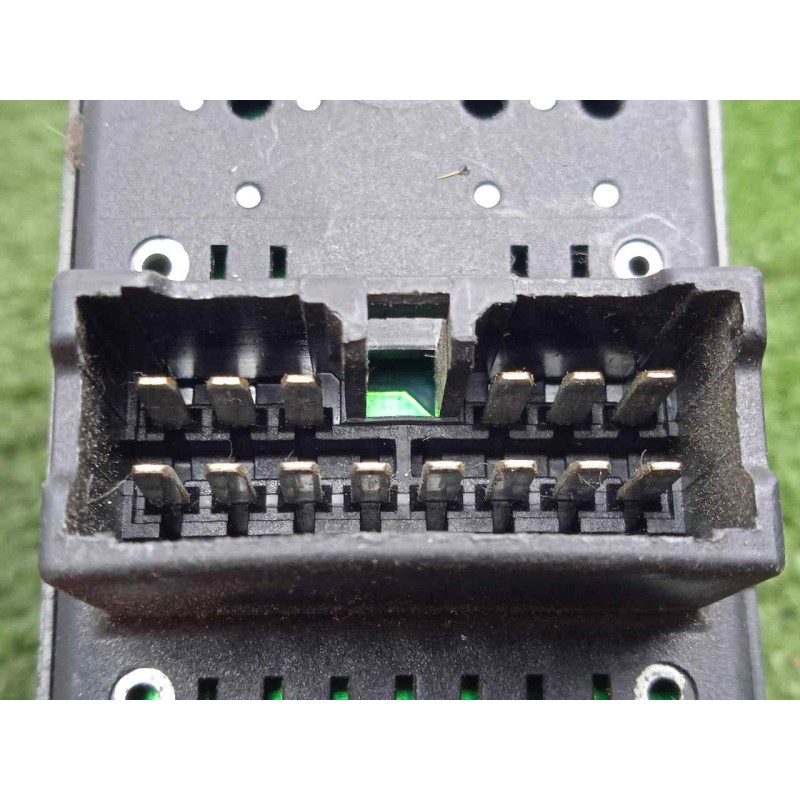 Recambio de mando elevalunas delantero izquierdo para toyota avensis berlina (t 22) 1.6 16v referencia OEM IAM   