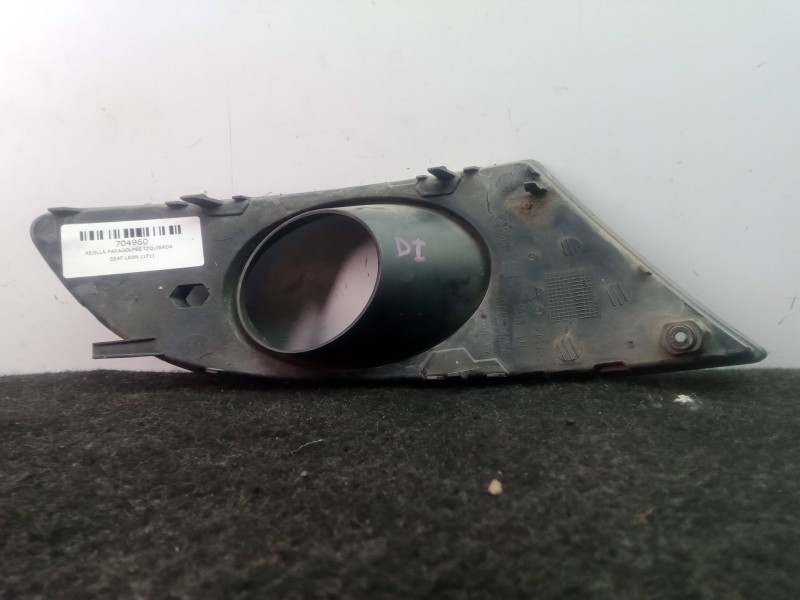 Recambio de rejilla paragolpes izquierda para seat leon (1p1) 2.0 tdi referencia OEM IAM 1P0853665A  