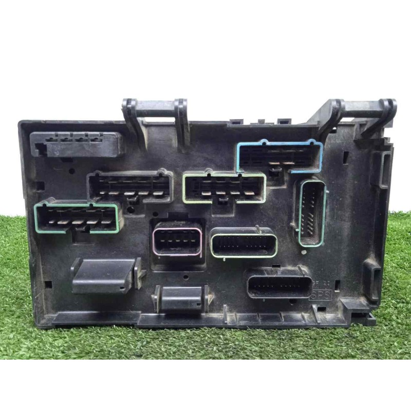 Recambio de caja reles / fusibles para chrysler voyager (rg) 2.5 crd cat referencia OEM IAM 05144508AC-336400501  