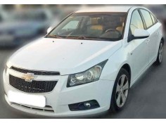 Recambio de puerta delantera izquierda para chevrolet cruze 1.6 cat referencia OEM IAM   BLANCO