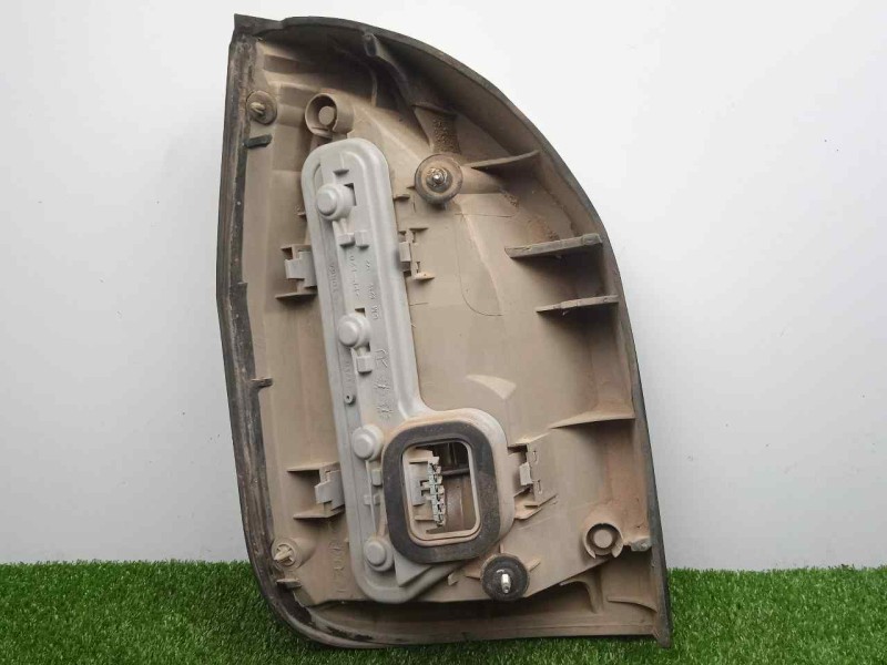 Recambio de piloto trasero derecho para opel zafira a 2.0 dti referencia OEM IAM  99-05 BLANCO