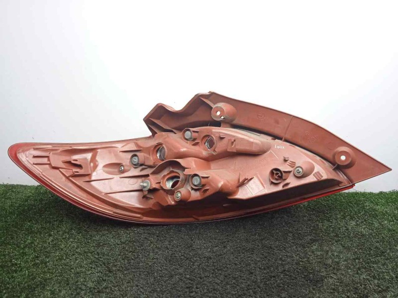 Recambio de piloto trasero derecho para mazda 2 lim. (de) 1.4 diesel cat referencia OEM IAM   