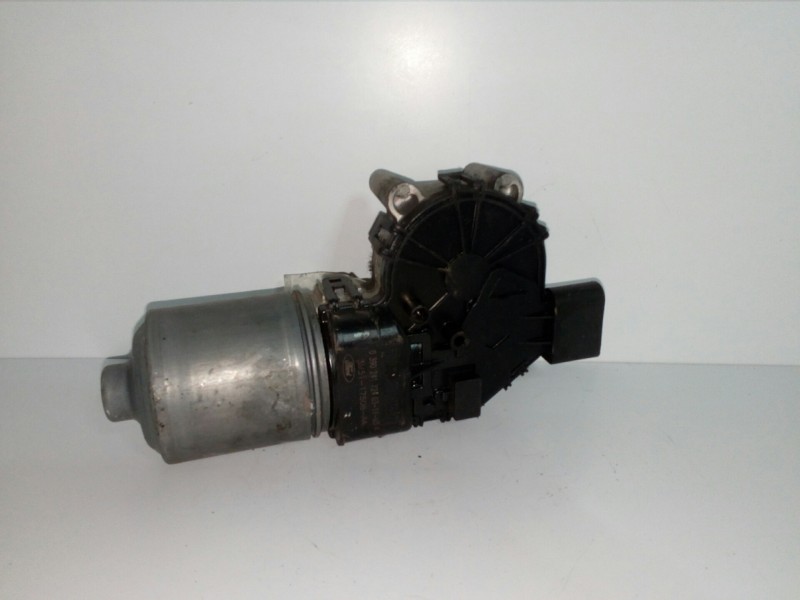 Recambio de motor limpia delantero para peugeot 206 4-trg. referencia OEM IAM 0390241360 BOSCH 4 PINES