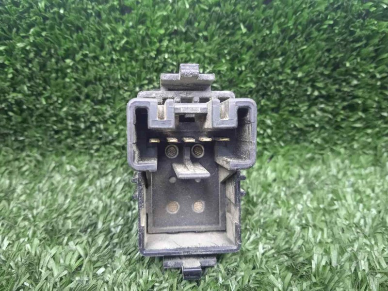 Recambio de mando elevalunas trasero derecho para toyota hilux (kun) 2.5 turbodiesel referencia OEM IAM   5.PINES