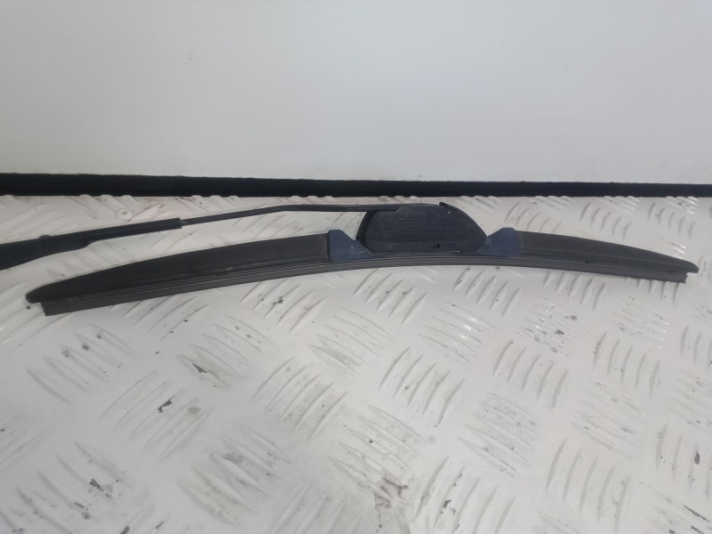 Recambio de brazo limpia delantero derecho para kia rio 1.2 cat referencia OEM IAM   