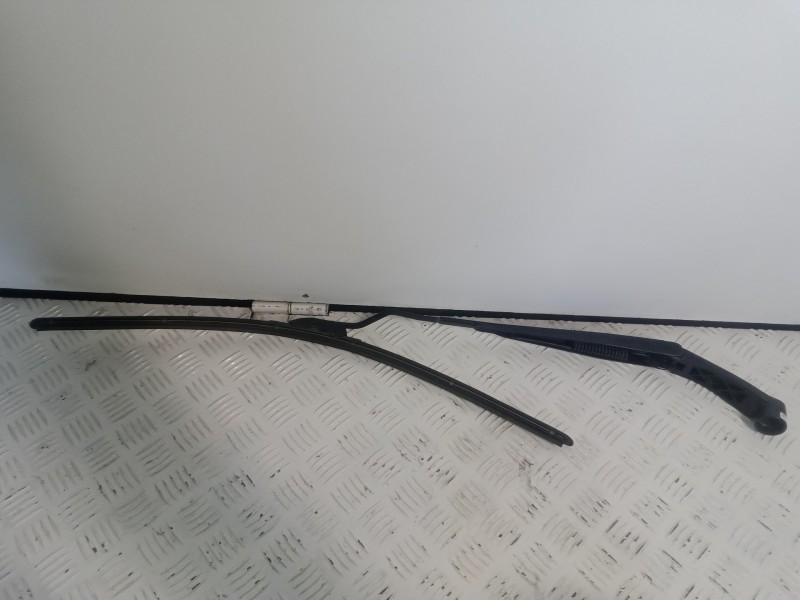 Recambio de brazo limpia delantero izquierdo para kia rio 1.2 cat referencia OEM IAM   
