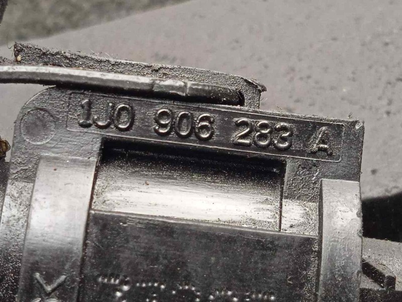 Recambio de valvula de vacio para volkswagen passat berlina (3b3) 1.9 tdi referencia OEM IAM 1J0906283A  
