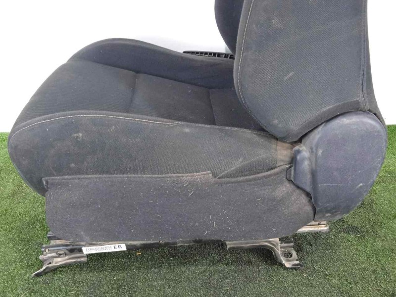 Recambio de asiento delantero derecho para toyota rav 4 2.2 d-4d cat referencia OEM IAM 7107142670C4-7107342A50C0  