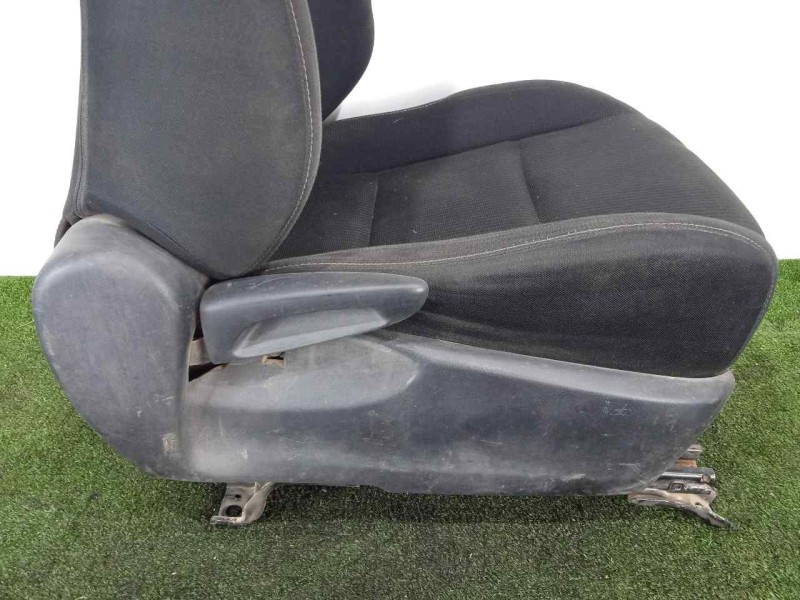 Recambio de asiento delantero derecho para toyota rav 4 2.2 d-4d cat referencia OEM IAM 7107142670C4-7107342A50C0  