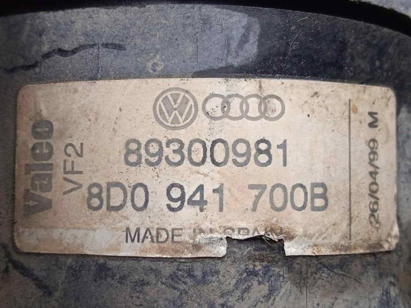 Recambio de faro antiniebla derecho para audi a4 avant (b5) 1.9 tdi referencia OEM IAM 8D0941700B-89300981  