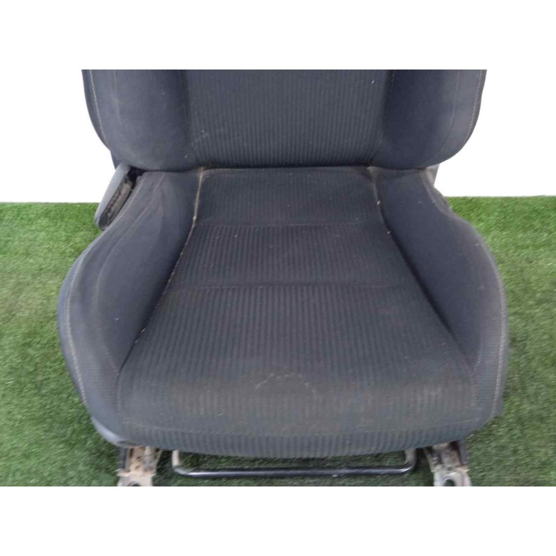 Recambio de asiento delantero derecho para toyota rav 4 2.2 d-4d cat referencia OEM IAM 7107142670C4-7107342A50C0  