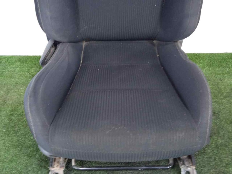 Recambio de asiento delantero derecho para toyota rav 4 2.2 d-4d cat referencia OEM IAM 7107142670C4-7107342A50C0  