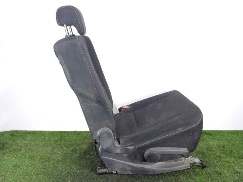 Recambio de asientos trasero derecho para toyota rav 4 2.2 d-4d cat referencia OEM IAM 7107742570C4-7161142100  