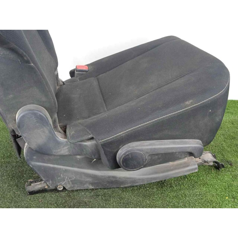 Recambio de asientos trasero derecho para toyota rav 4 2.2 d-4d cat referencia OEM IAM 7107742570C4-7161142100  