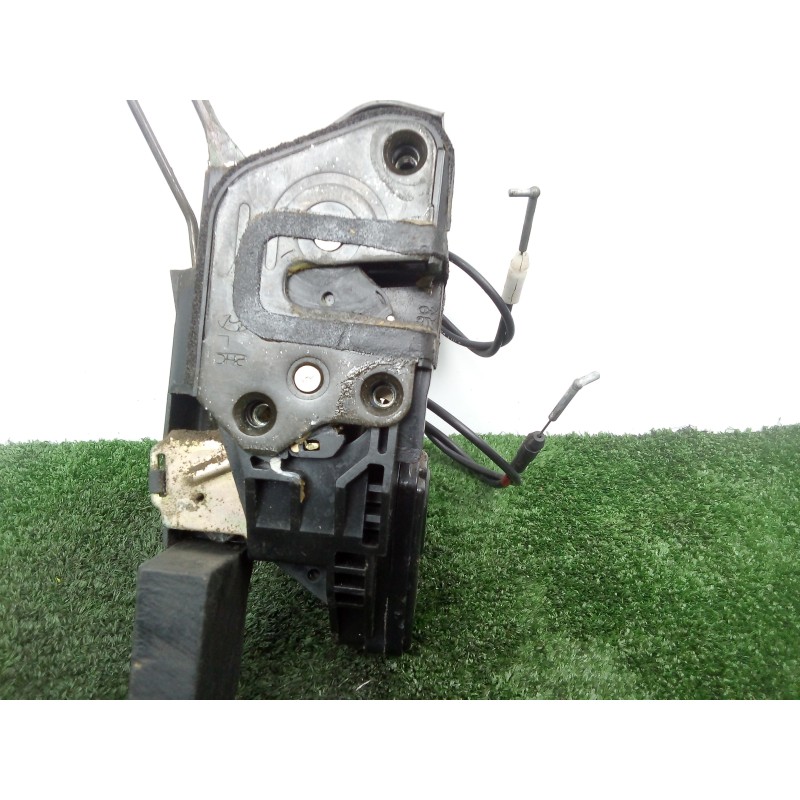 Recambio de cerradura puerta delantera izquierda para hyundai trajet (fo) 2.0 crdi cat referencia OEM IAM SINREFERENCIA 5.PINES 