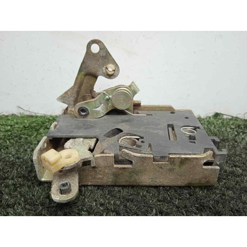 Recambio de cerradura puerta delantera derecha para peugeot 205 berlina 1.4 referencia OEM IAM  5.PUERTAS 