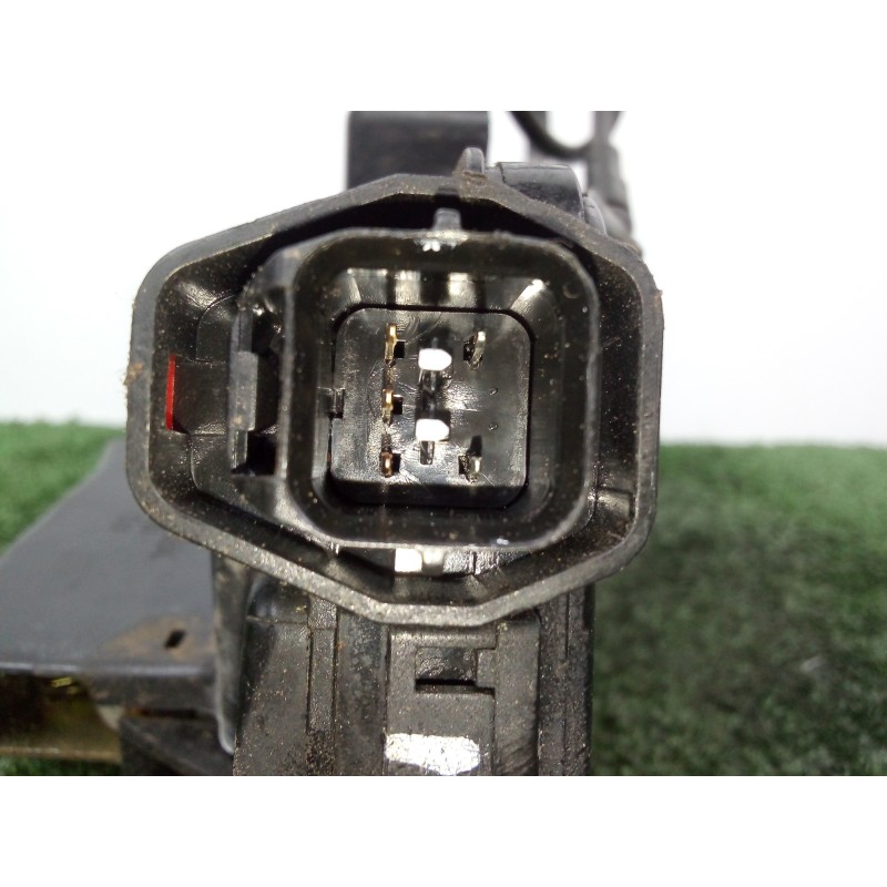 Recambio de cerradura puerta delantera derecha para hyundai trajet (fo) 2.0 crdi cat referencia OEM IAM SINREFERENCIA 5.PINES 