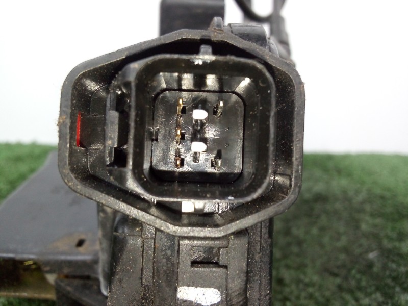 Recambio de cerradura puerta delantera derecha para hyundai trajet (fo) 2.0 crdi cat referencia OEM IAM SINREFERENCIA 5.PINES 