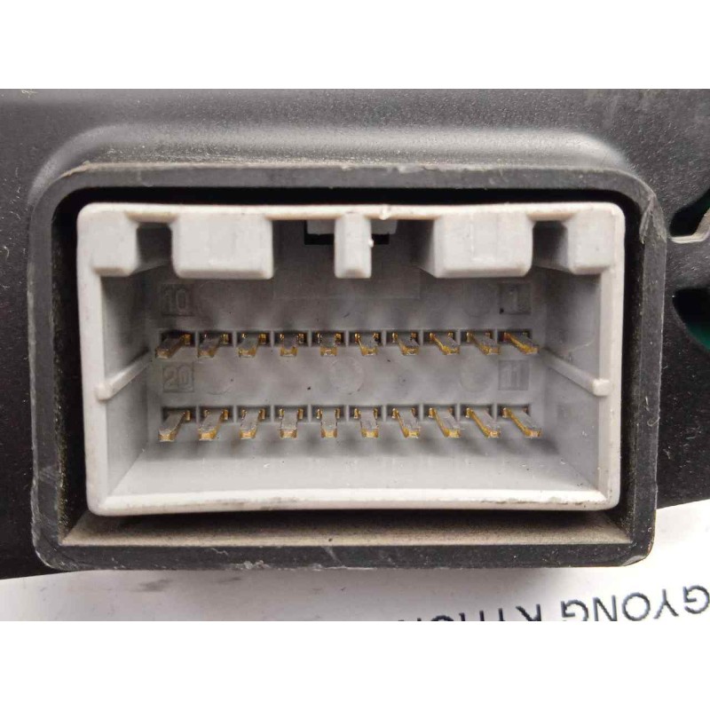 Recambio de cuadro instrumentos para ssangyong kyron 2.0 referencia OEM IAM 8021009050 2.CONECTORES 