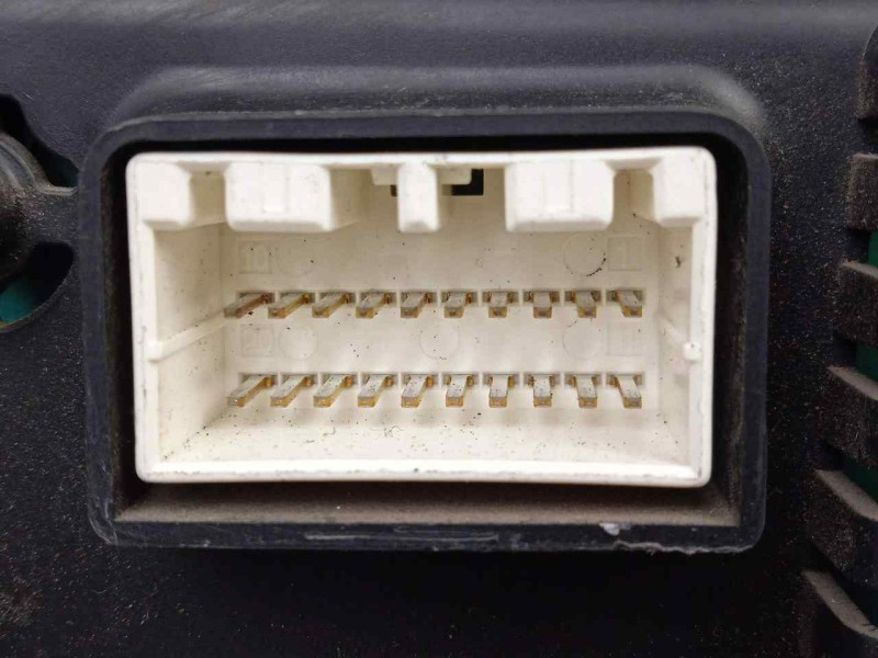 Recambio de cuadro instrumentos para ssangyong kyron 2.0 referencia OEM IAM 8021009050 2.CONECTORES 
