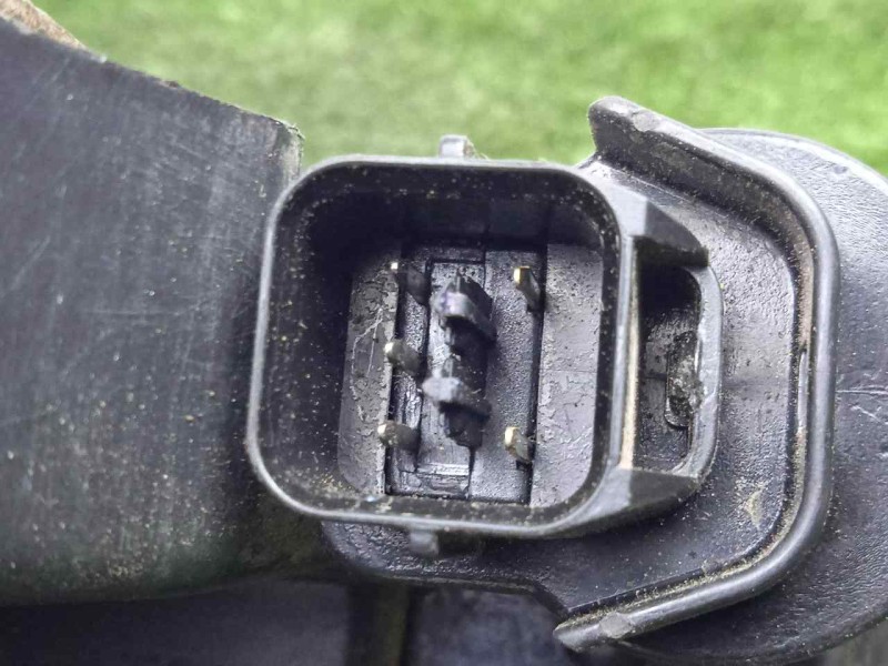 Recambio de cerradura puerta delantera izquierda para ssangyong kyron 2.0 referencia OEM IAM SINREFERENCIA 5.PINES 