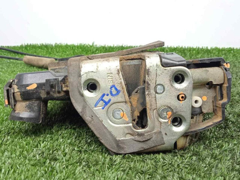 Recambio de cerradura puerta delantera izquierda para toyota hilux (kun) 2.5 turbodiesel referencia OEM IAM  6.PINES 