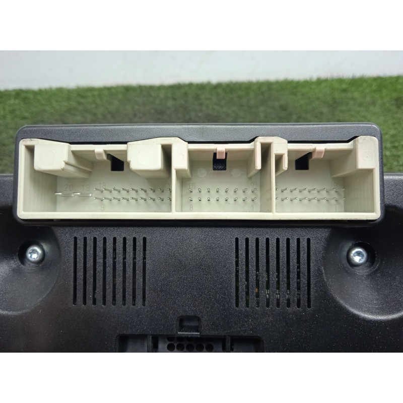 Recambio de mando climatizador para seat leon (1p1) 1.9 tdi referencia OEM IAM SINREFERENCIA  3.CONECTORES