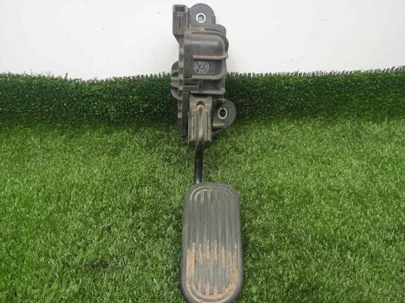 Recambio de potenciometro pedal para toyota hilux (kun) 2.5 turbodiesel referencia OEM IAM 781200K020  6.PINES