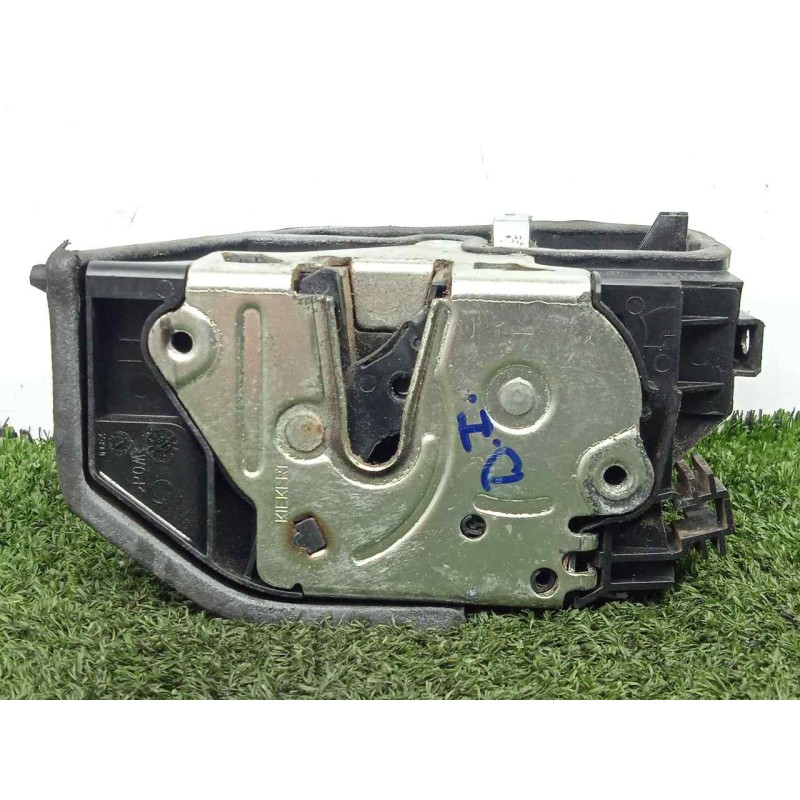 Recambio de cerradura puerta delantera izquierda para bmw serie 1 berlina (e81/e87) 118d referencia OEM IAM 7202149  