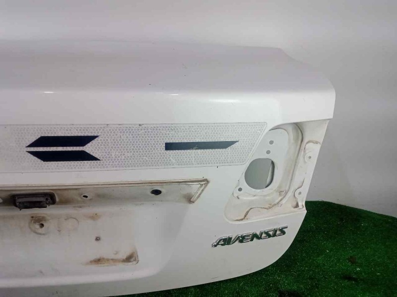 Recambio de tapa maletero para toyota avensis (t27) 2.2 d-4d cat referencia OEM IAM 6440105090  