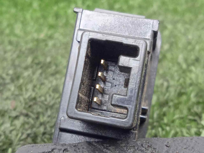 Recambio de regulador faros para toyota hilux (kun) 2.5 turbodiesel referencia OEM IAM   4.PINES