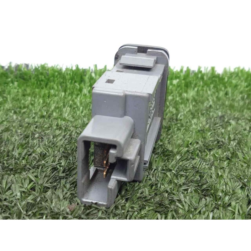 Recambio de interruptor para toyota hilux (kun) 2.5 turbodiesel referencia OEM IAM  BOTON TRACCION 4X4 4.PINES