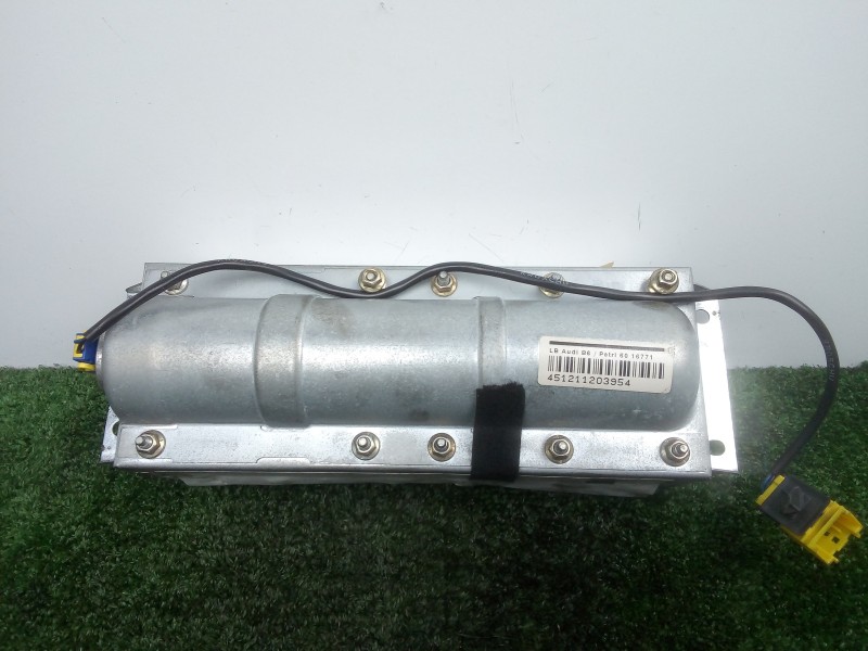Recambio de airbag delantero derecho para audi a4 berlina (8e) 1.9 tdi referencia OEM IAM 8E0880204  