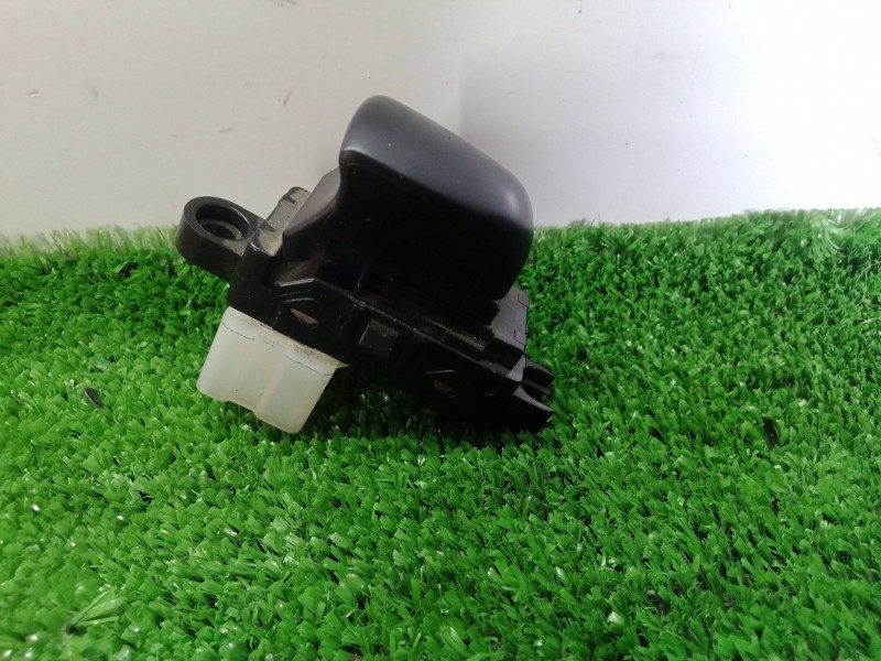 Recambio de mando elevalunas trasero izquierdo para nissan qashqai (j11) 1.5 turbodiesel cat referencia OEM IAM NOTIENEREFERENCI