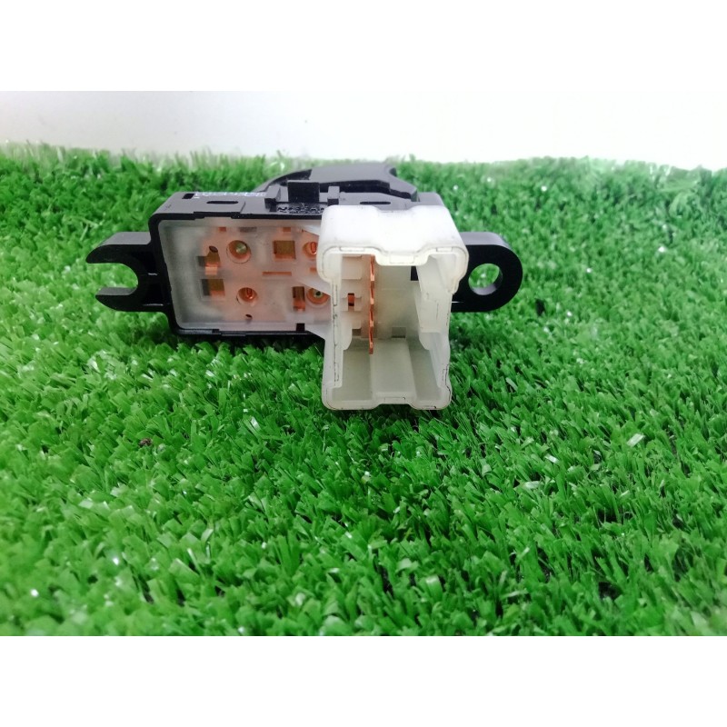 Recambio de mando elevalunas trasero izquierdo para nissan qashqai (j11) 1.5 turbodiesel cat referencia OEM IAM NOTIENEREFERENCI