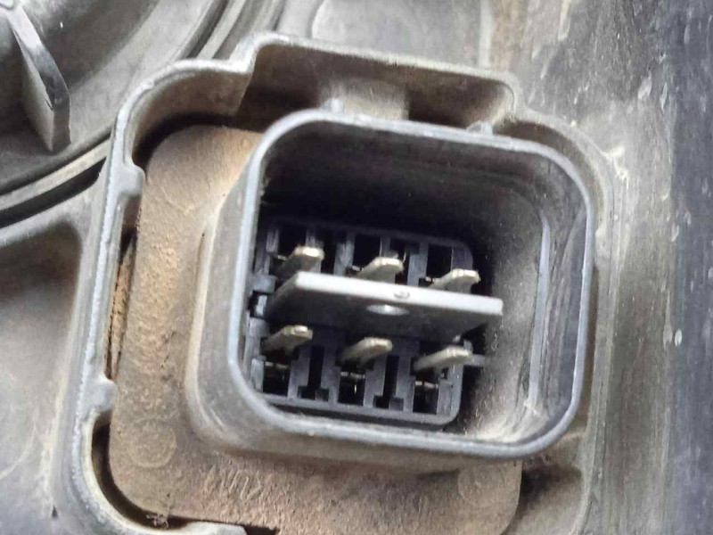 Recambio de faro derecho para ssangyong kyron 2.0 referencia OEM IAM SINREFERENCIA 06-09 H7+H1